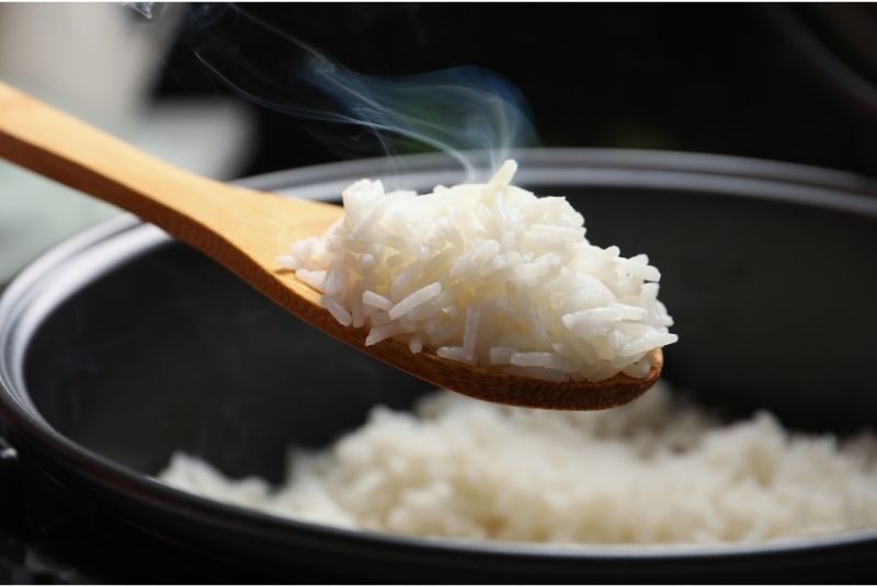 nồi cơm nóng hổi